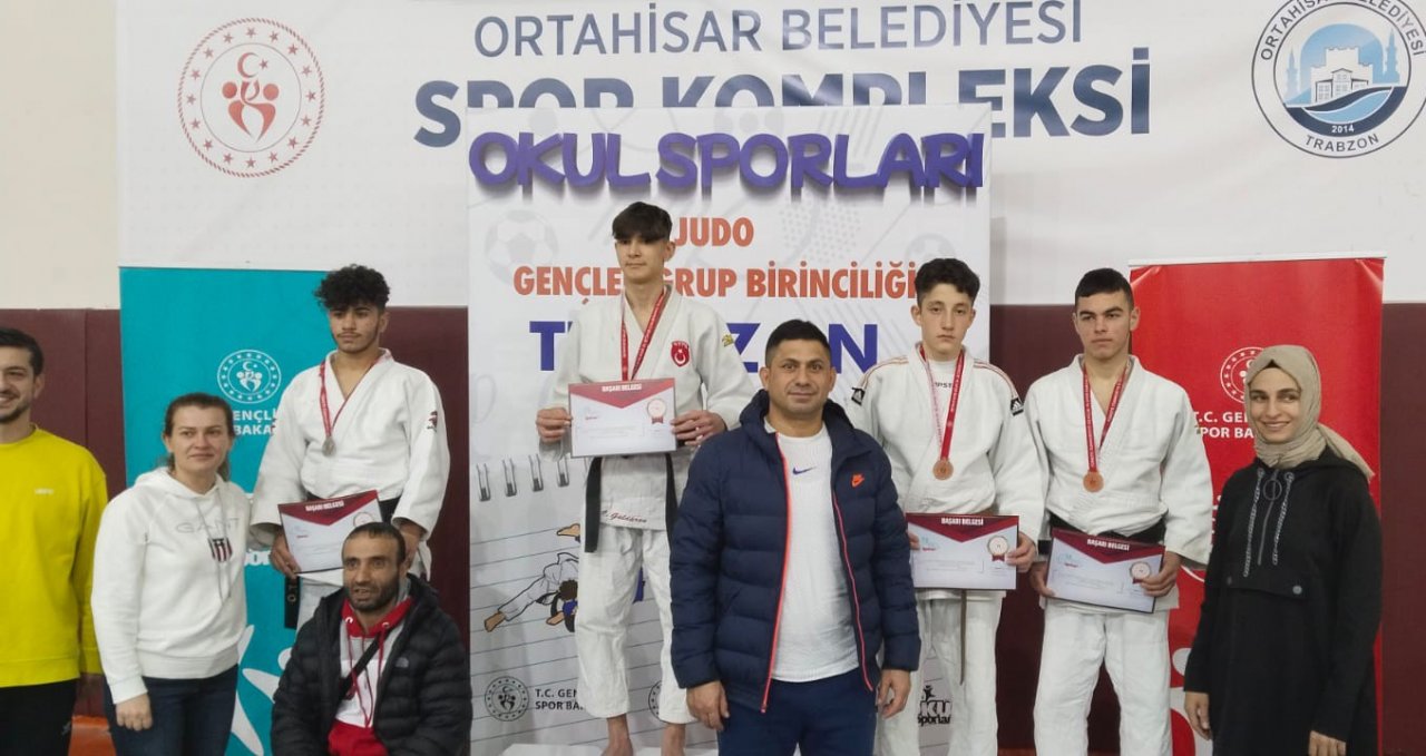 Sivaslı judocular, Trabzon’dan derece yaparak döndü