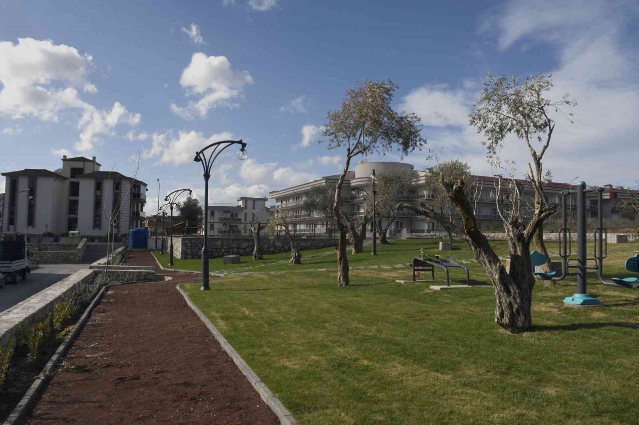 Kuşadası 4 bin 200 metrekare daha yeşil alana kavuşuyor