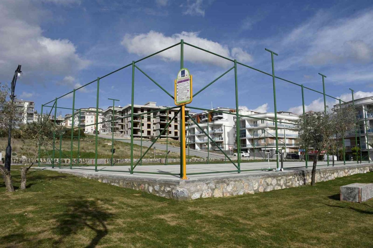 Kuşadası 4 bin 200 metrekare daha yeşil alana kavuşuyor