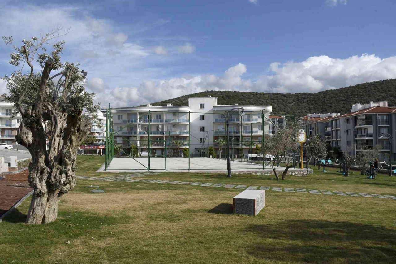 Kuşadası 4 bin 200 metrekare daha yeşil alana kavuşuyor