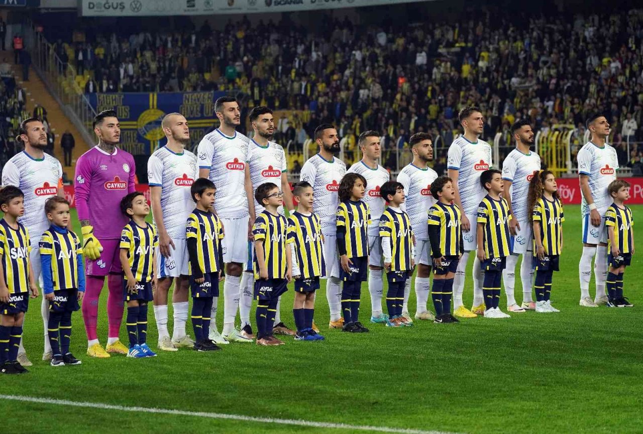 Ziraat Türkiye Kupası: Fenerbahçe: 1 - Çaykur Rizespor: 1 (İlk yarı)