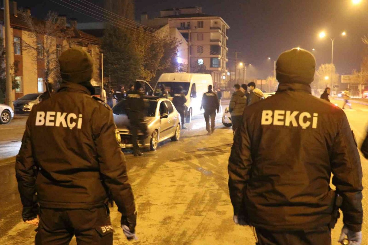Afyon’da polis ekipleri denetimlerde göz açtırmadı