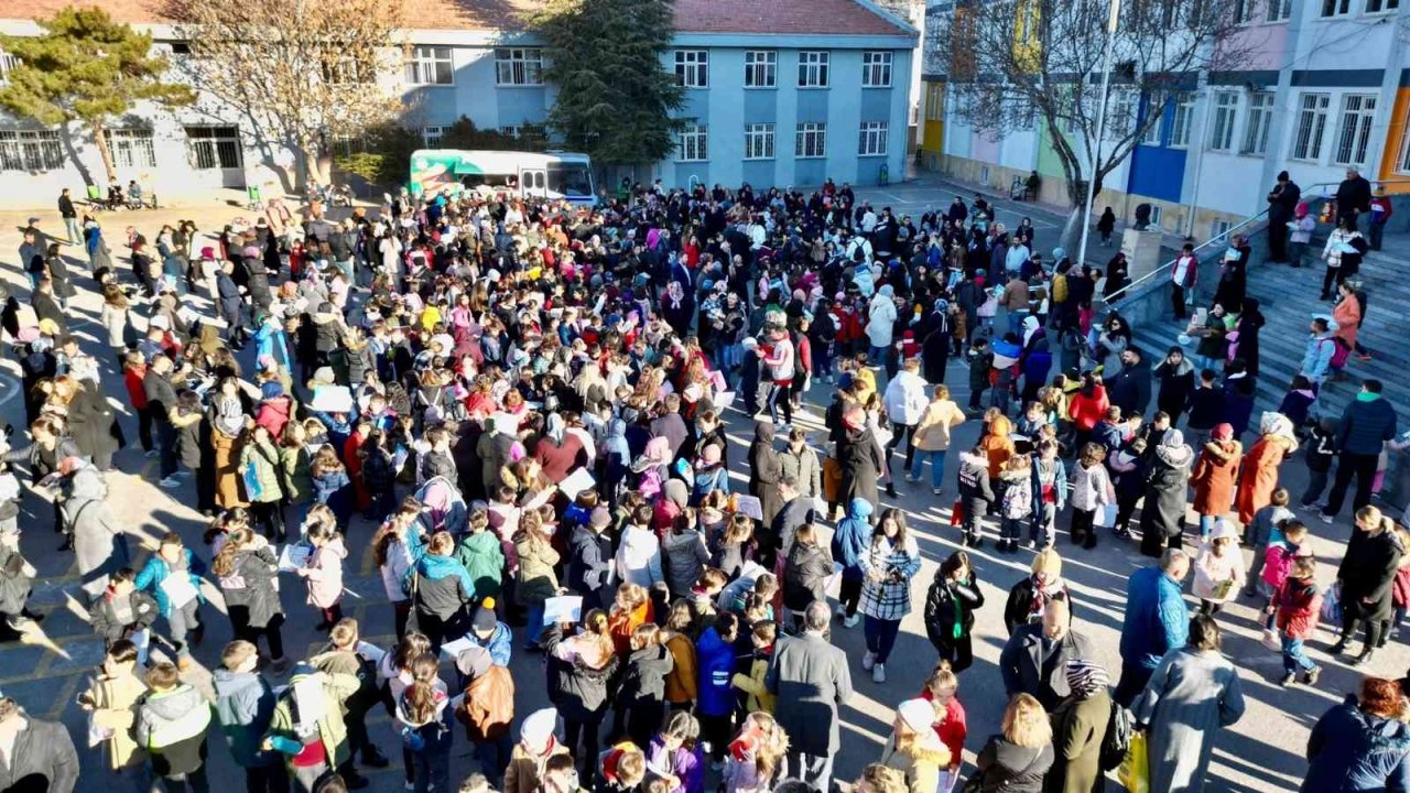 Aksaray’da 91 bin 745 öğrenci yarıyıl karnesini aldı