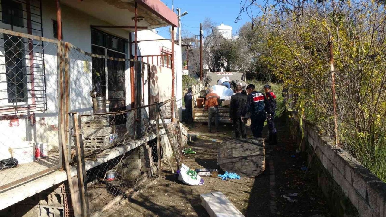 Şüpheli ölüme giden Jandarma, evde Skunk serasıyla karşılaştı