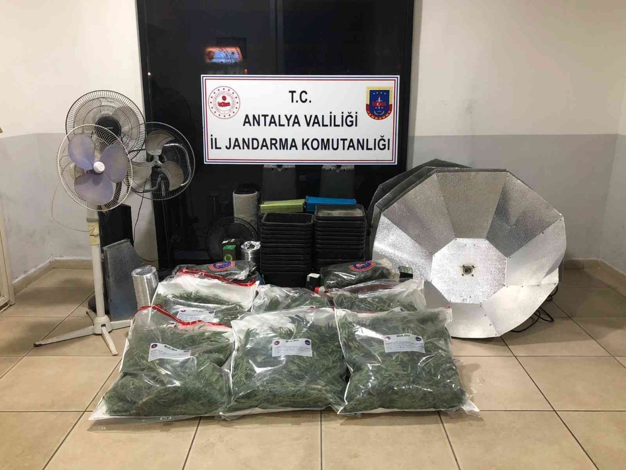 Manavgat’ta uyuşturucu operasyonu