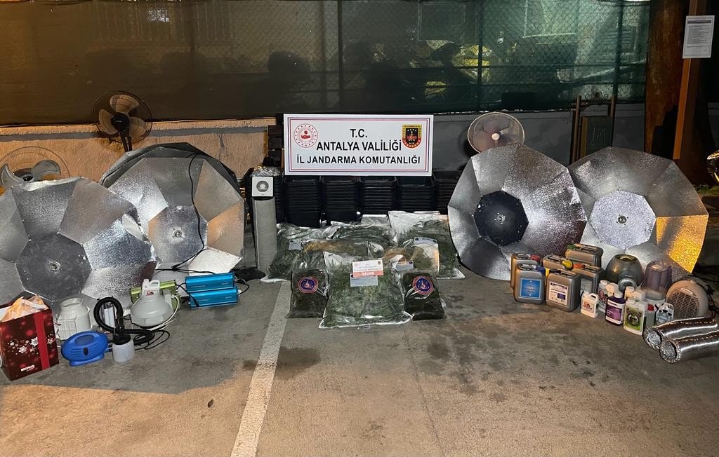 Manavgat’ta uyuşturucu operasyonu