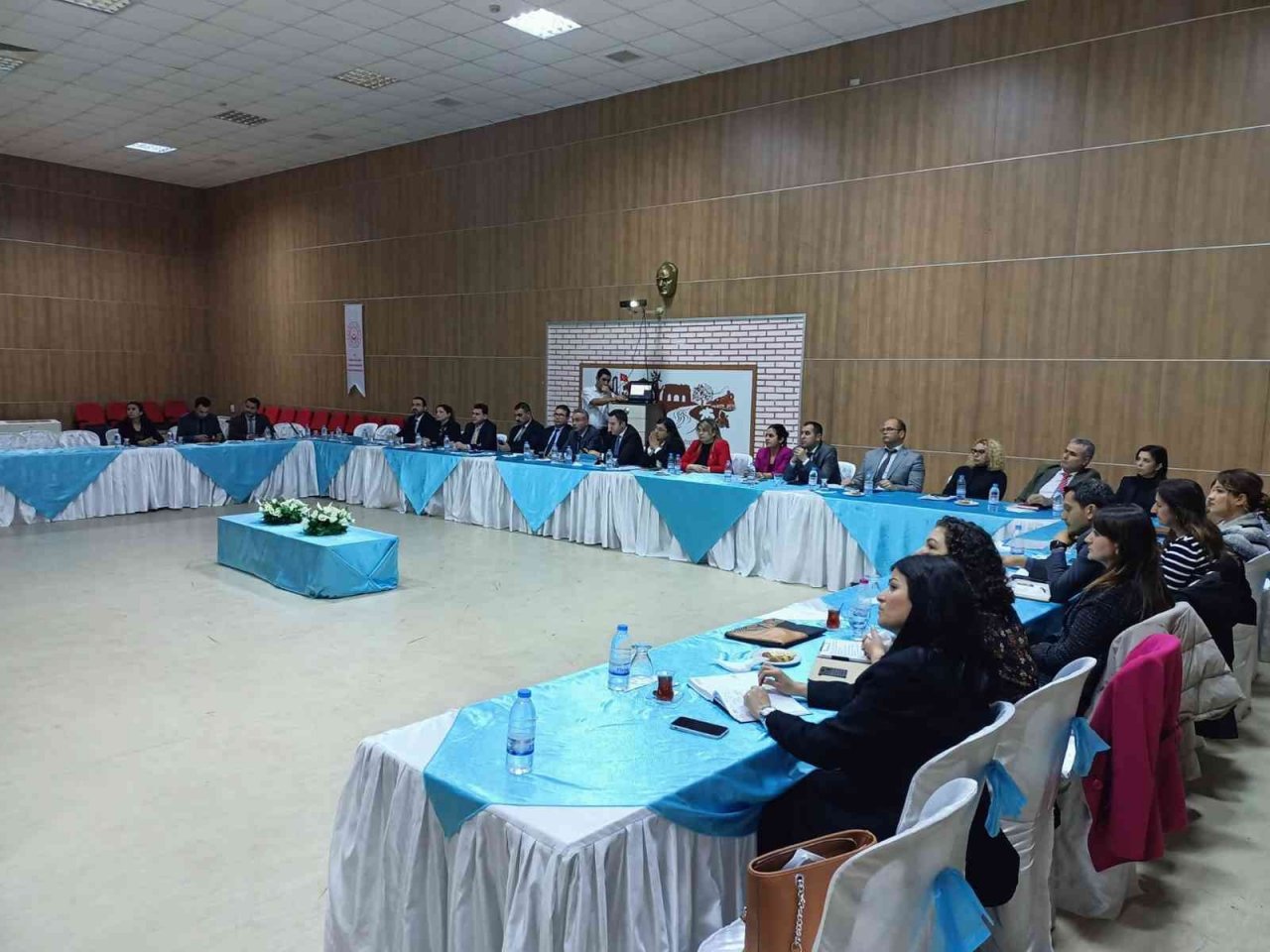 Aydın Aile ve Sosyal Hizmetler İl Müdürlüğü 2023 yılı ilk değerlendirme toplantısını gerçekleştirdi