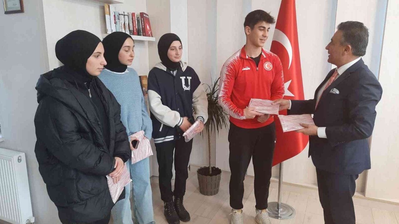Sporda dereceye giren öğrencilere tebrik