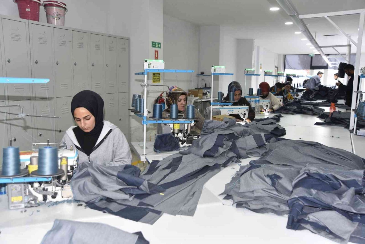 Ahlat’taki tekstil atölyeleri kadın istihdamına büyük katkı sağlıyor