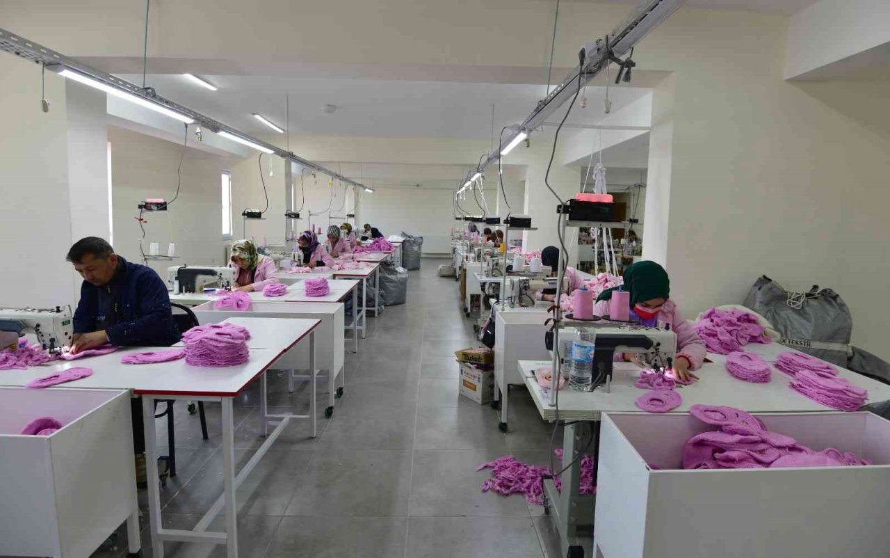 Ahlat’taki tekstil atölyeleri kadın istihdamına büyük katkı sağlıyor