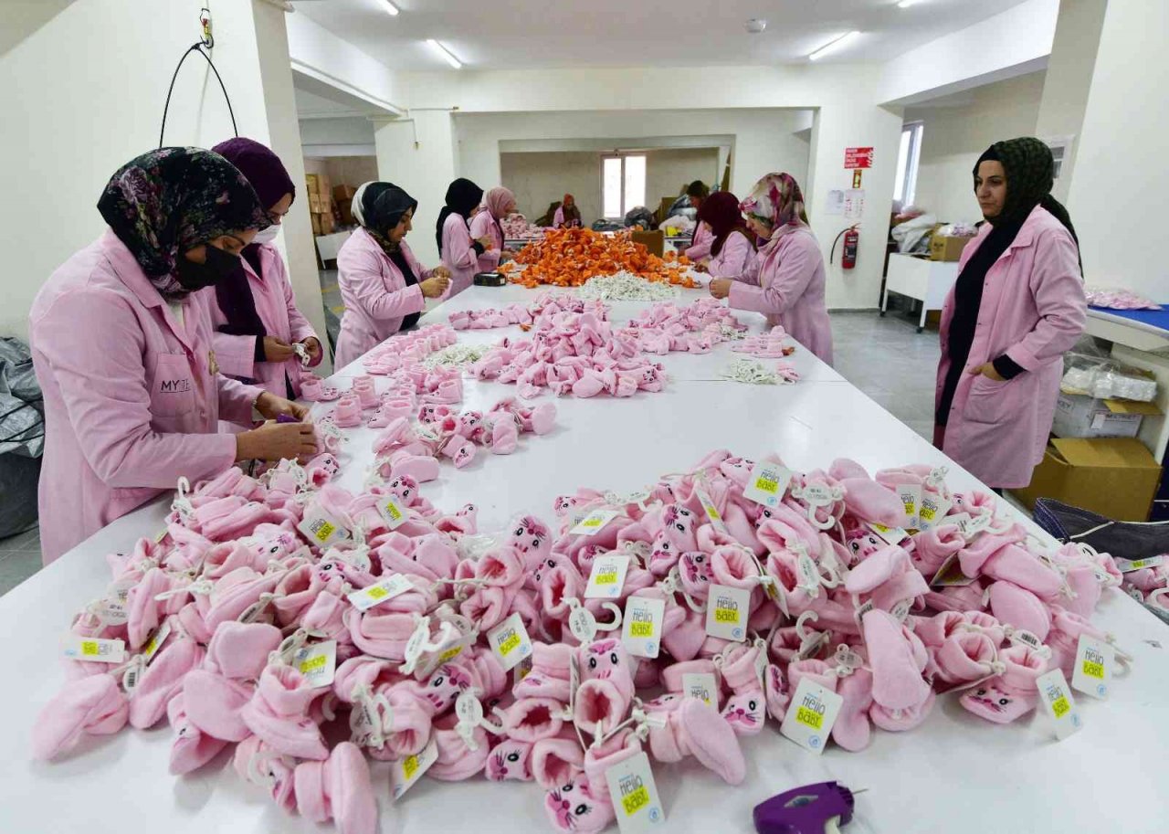 Ahlat’taki tekstil atölyeleri kadın istihdamına büyük katkı sağlıyor