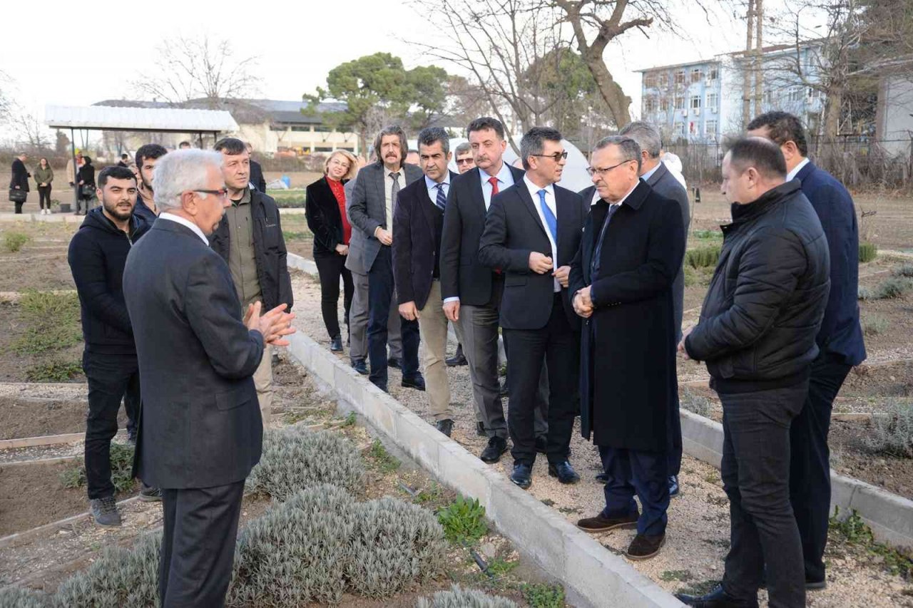 Mustafakemalpaşa MYO’ya yeni sera