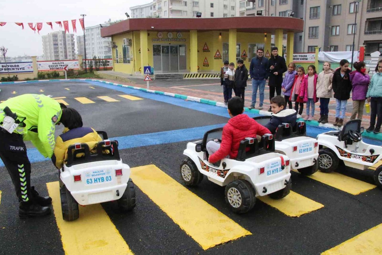 Çocuklar trafik kurallarını eğlenerek öğrendi
