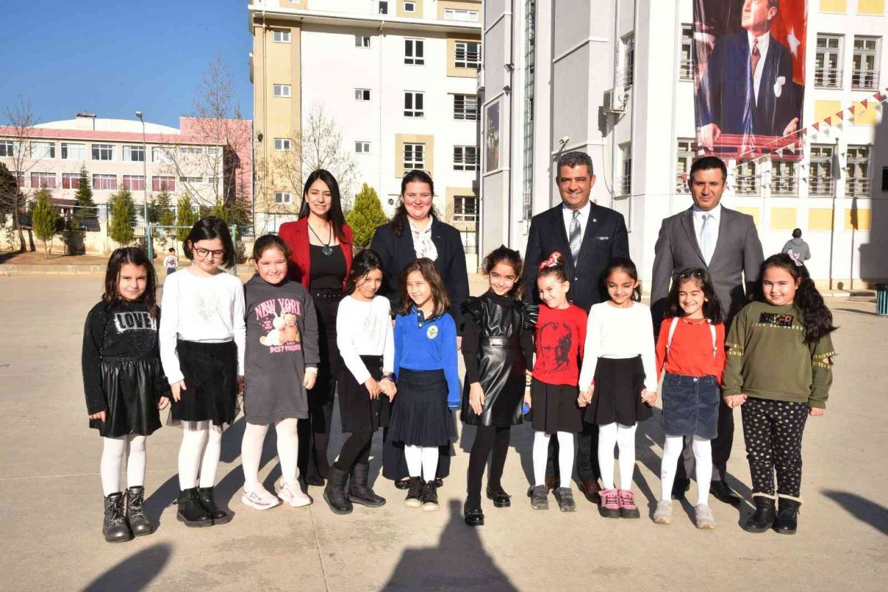 Denizli’de 188 bin öğrenci karne heyecanı yaşadı