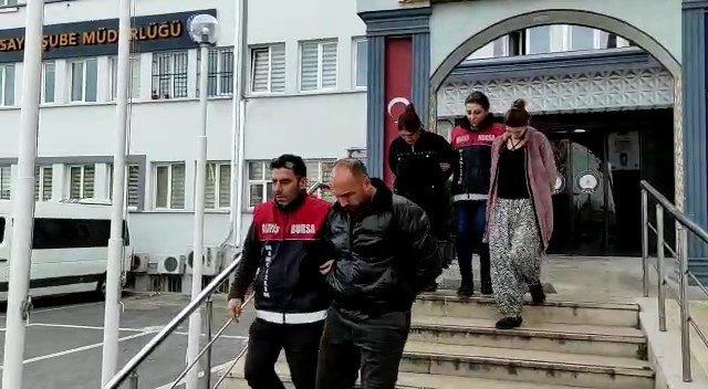 Eskişehir’den Bursa’ya gelerek 900 bin TL’lik hırsızlık yaptılar, adli kontrol şartıyla serbest bırakıldılar