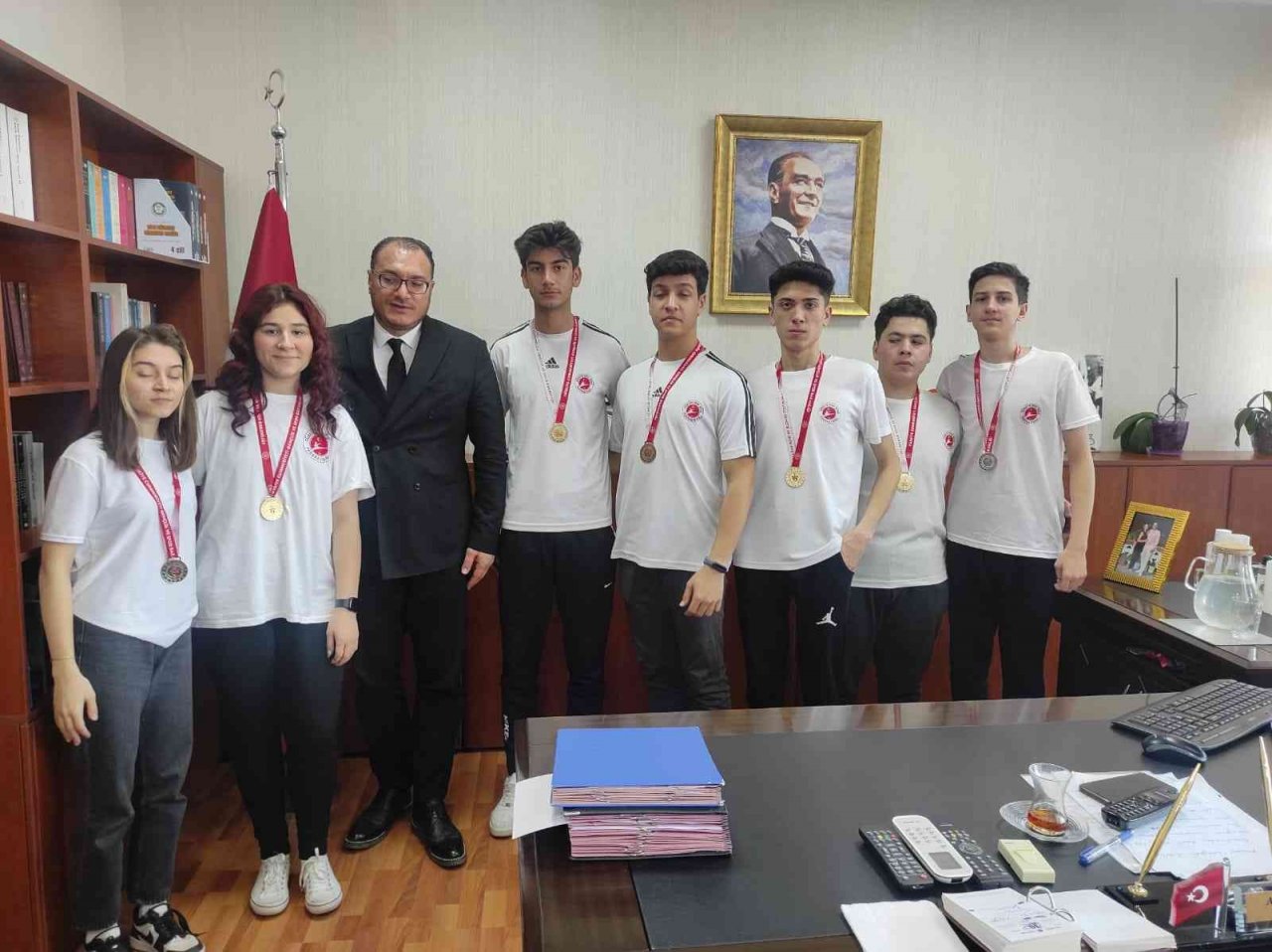 Kaymakam Arıkan şampiyon sporcuları ağırladı