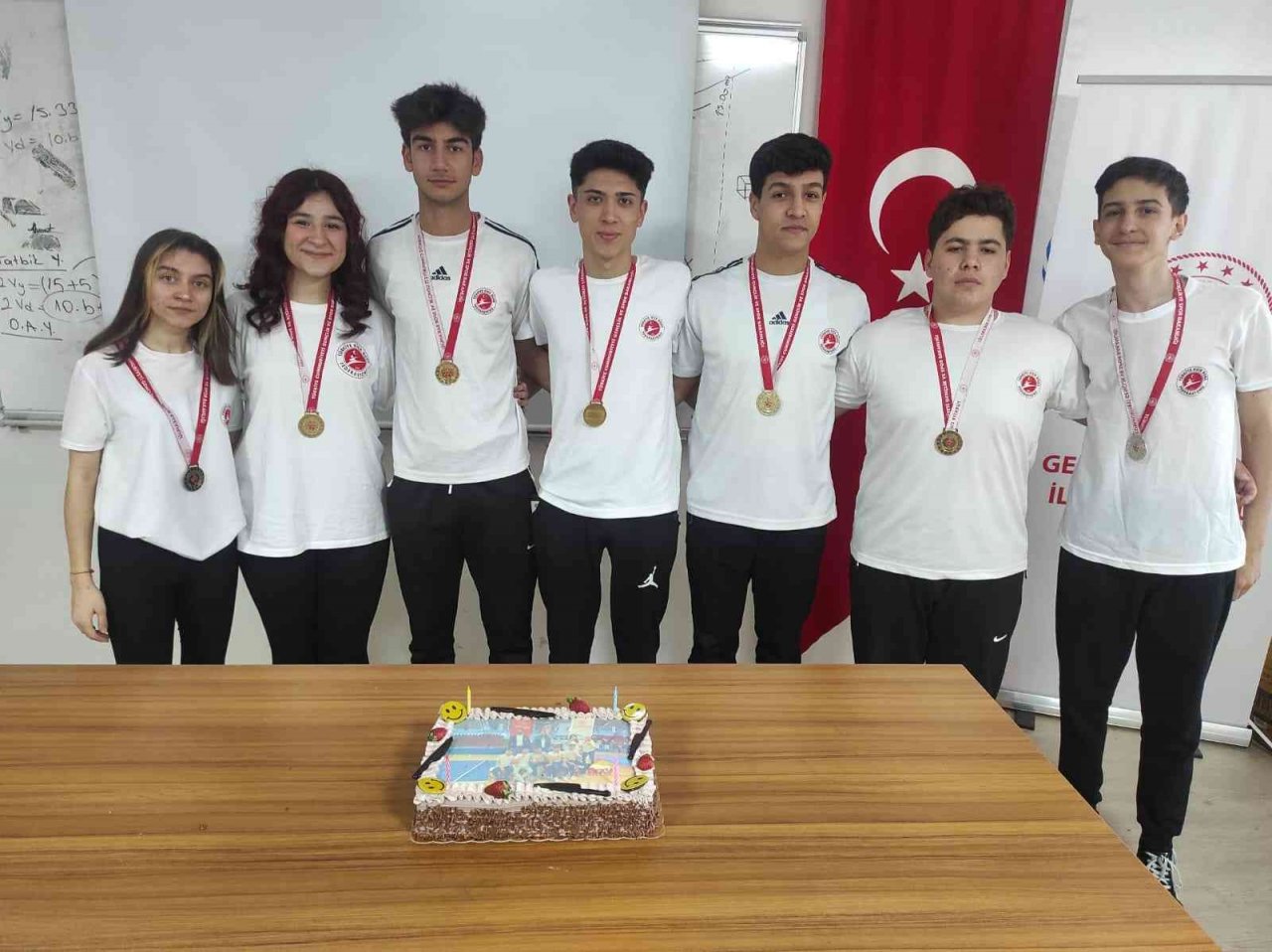Kaymakam Arıkan şampiyon sporcuları ağırladı