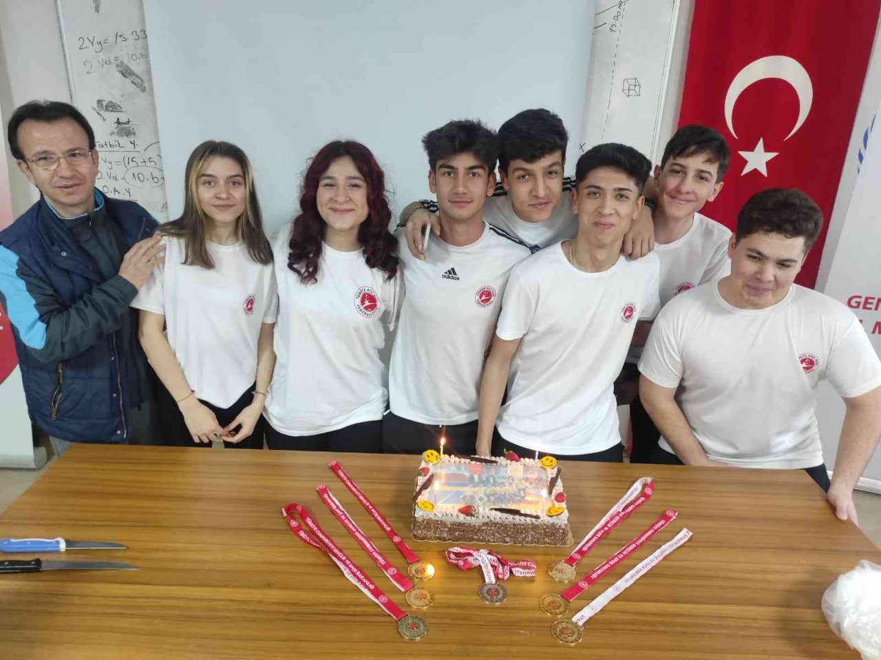 Kaymakam Arıkan şampiyon sporcuları ağırladı