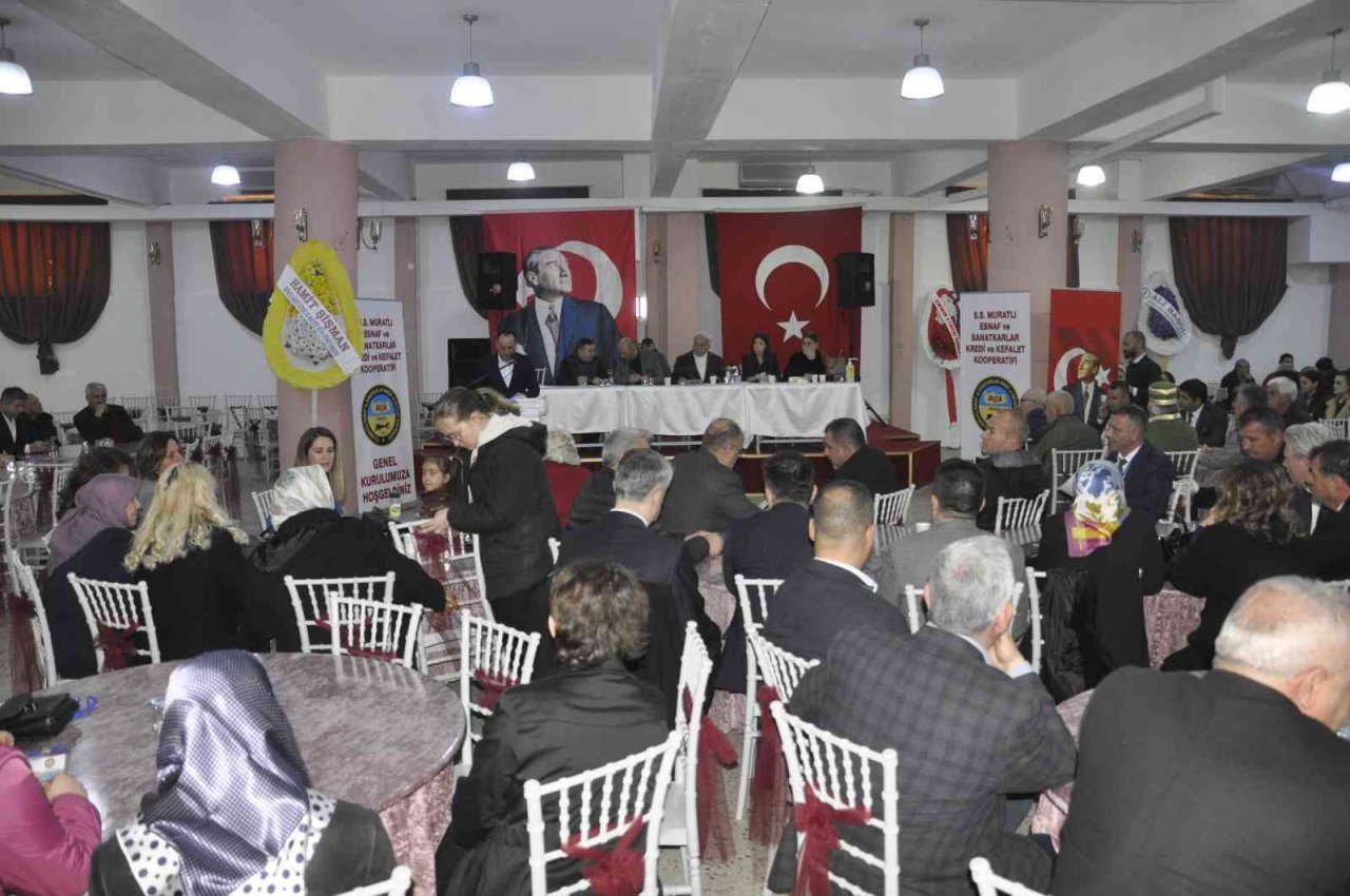 Muratlı Esnaf ve Sanatkarlar Kredi ve Kefalet Kooperatifi Başkanı Özyürek güven tazeledi