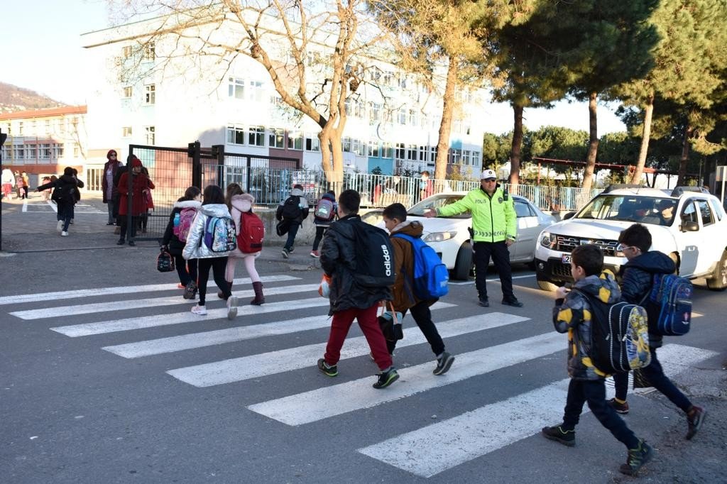 Eş zamanlı okul servisi denetimi