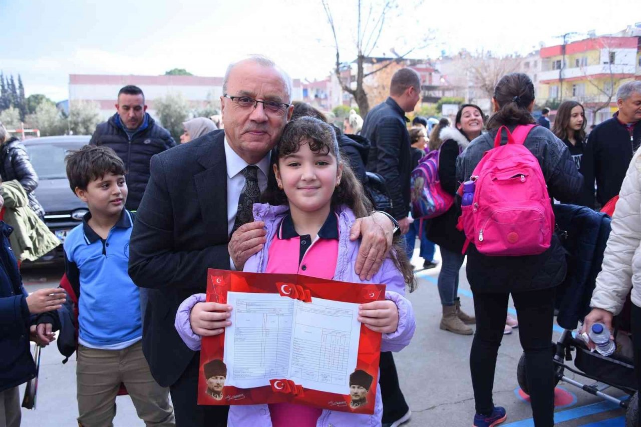 Eğitimci başkandan, bol bol kitap okuyun çağrısı