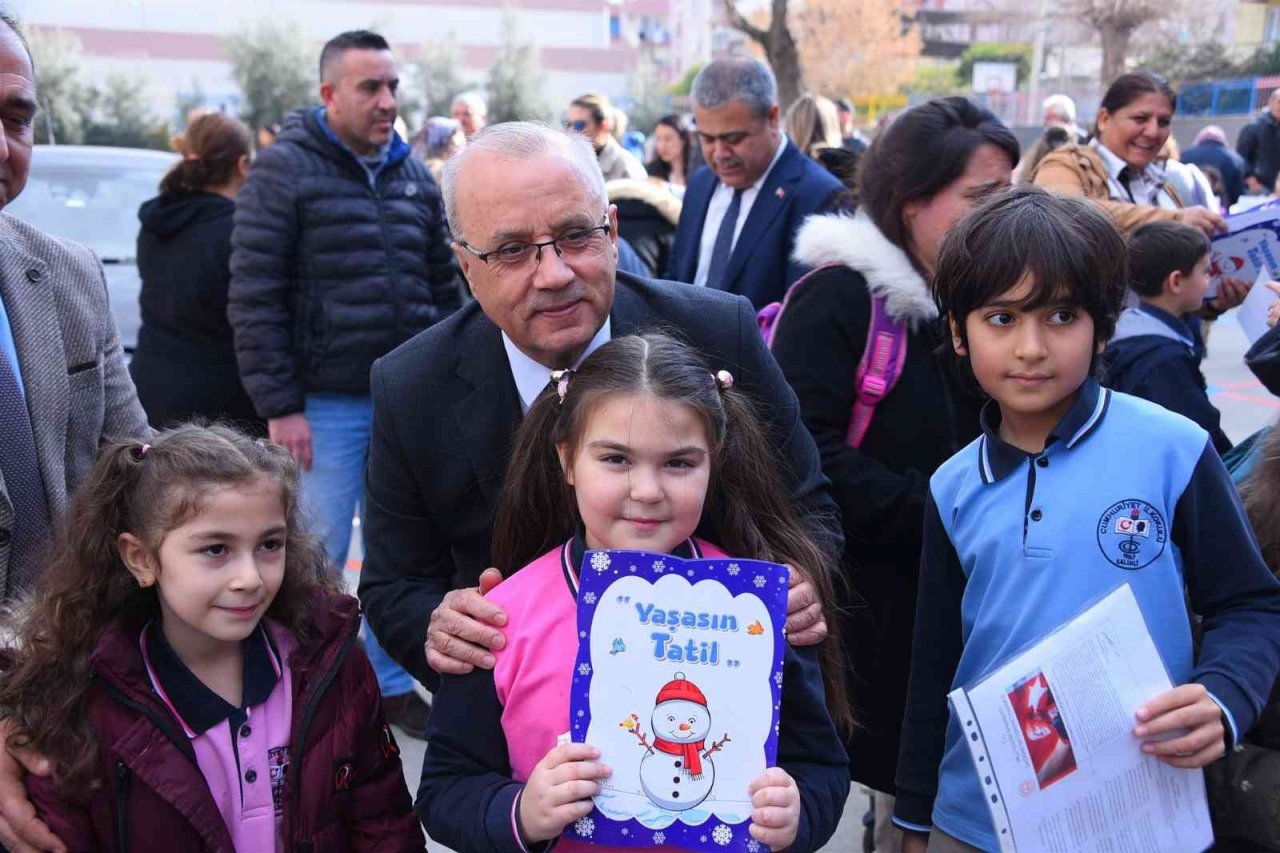 Eğitimci başkandan, bol bol kitap okuyun çağrısı