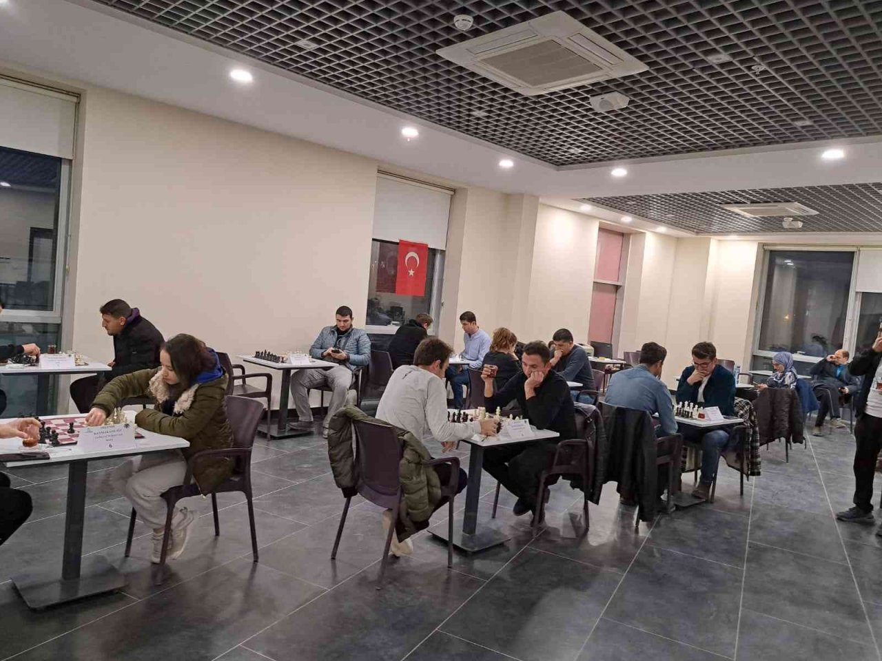 Satranç Turnuvasında kıyasıya yarıştılar