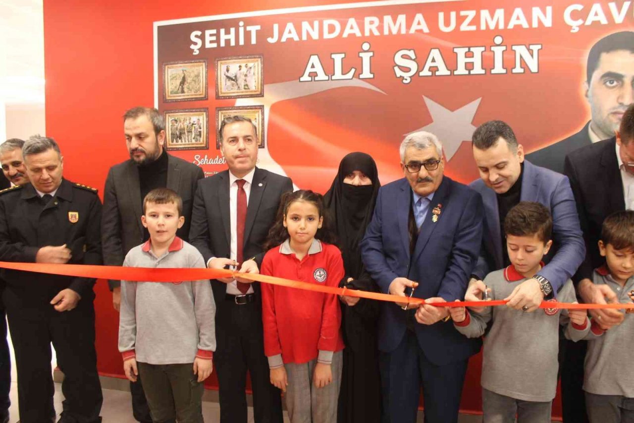 Şehidin isminin verildiği okulda ilk karne heyecanı yaşandı