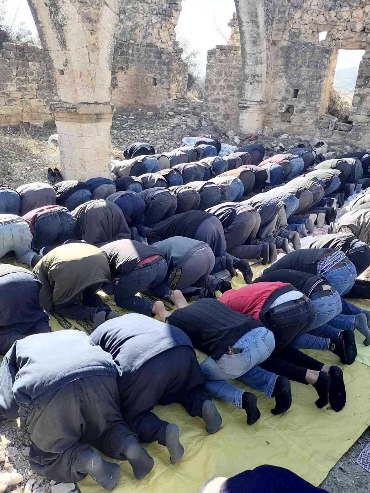 Mersin’de yağmur duasına çıkıldı