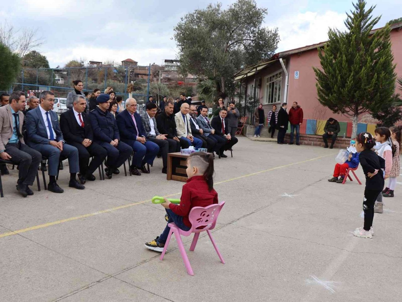 Başkan Özcan karne heyecanına ortak oldu