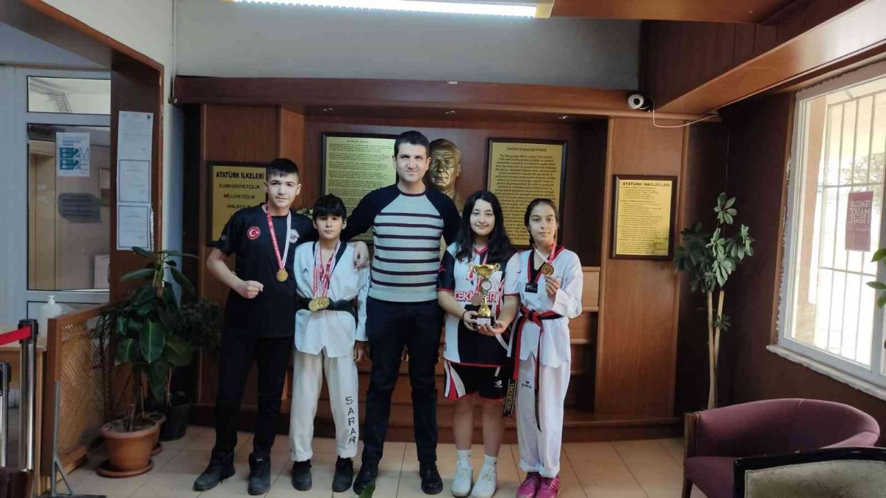 Eskişehir Ticaret Borsası Ortaokulu’nun yıldızları başarıdan başarıya koşuyor