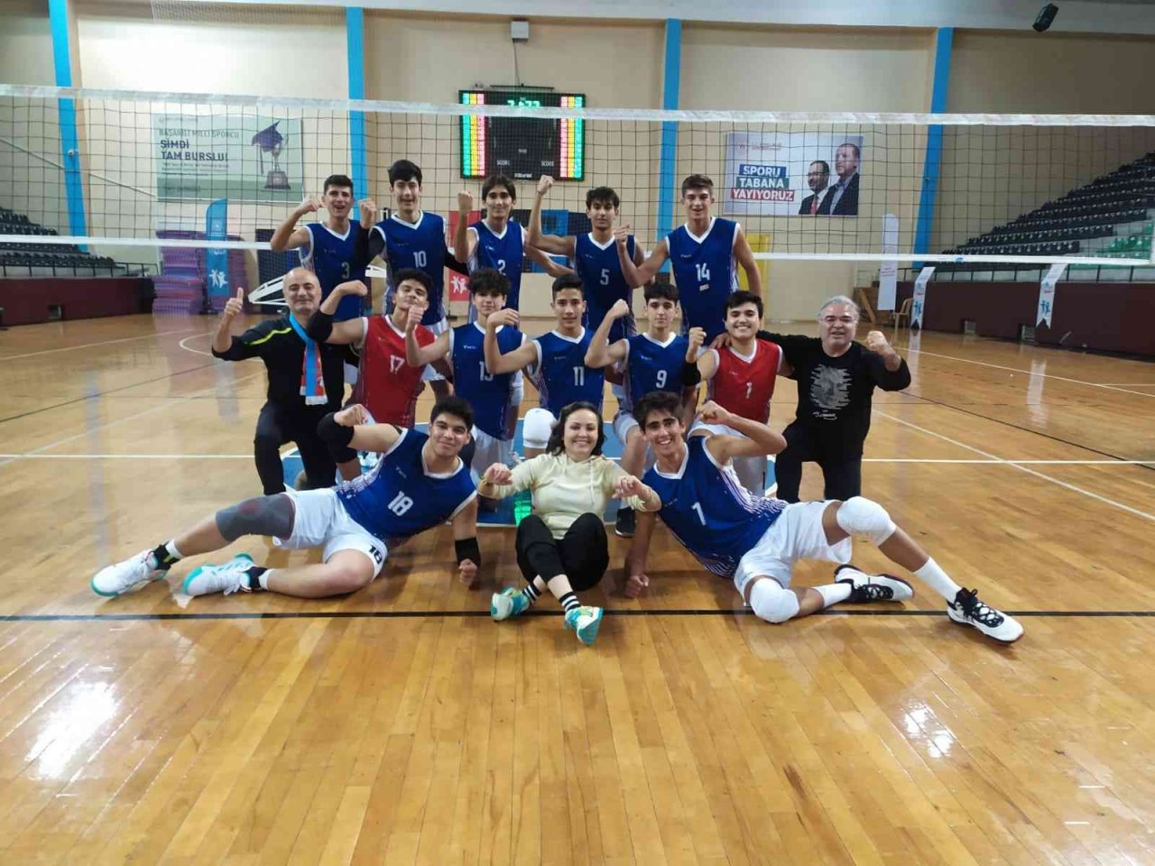 Hayallerimiz var diye yola çıktılar, Türkiye şampiyonu olma yolunda yarı finale yükseldiler