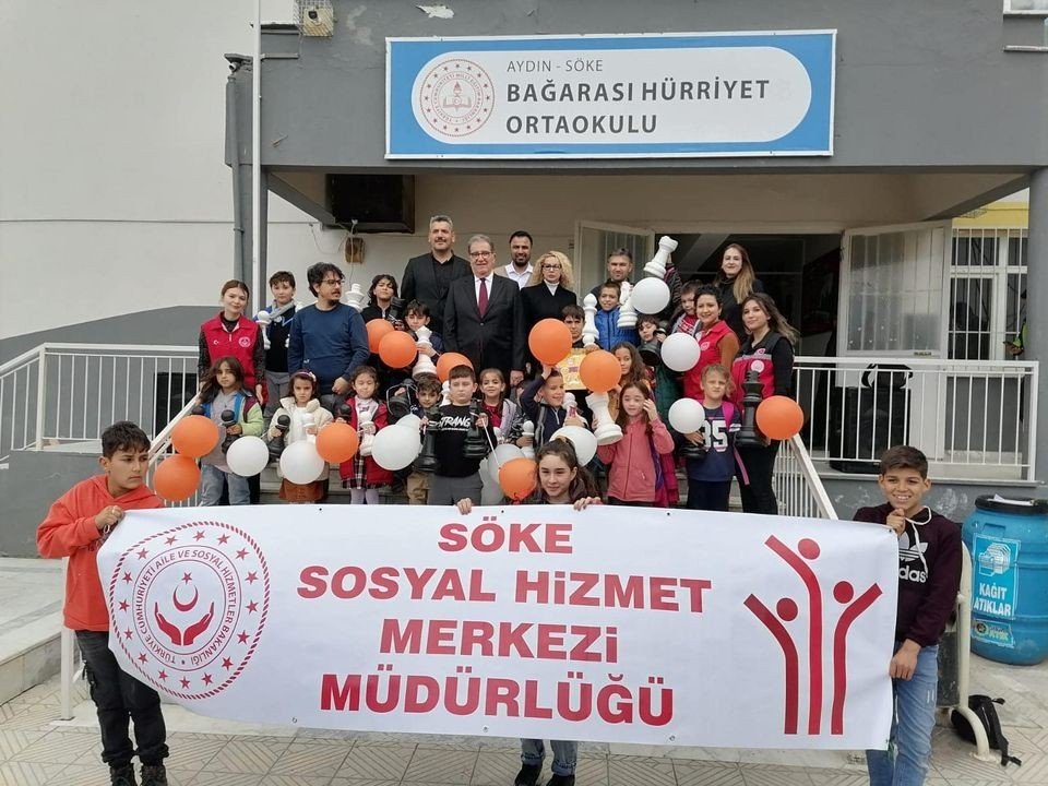 Söke Ticaret Borsası karne gününde çocukları sevindirdi