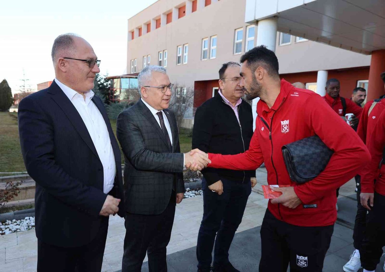 Sivasspor kafilesi 8 eksikle Gaziantep’e gitti