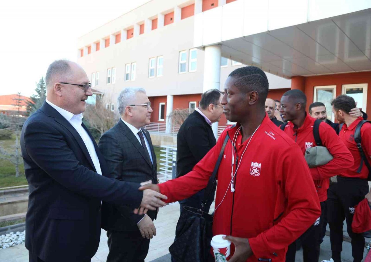 Sivasspor kafilesi 8 eksikle Gaziantep’e gitti