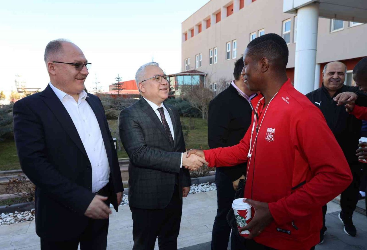 Sivasspor kafilesi 8 eksikle Gaziantep’e gitti