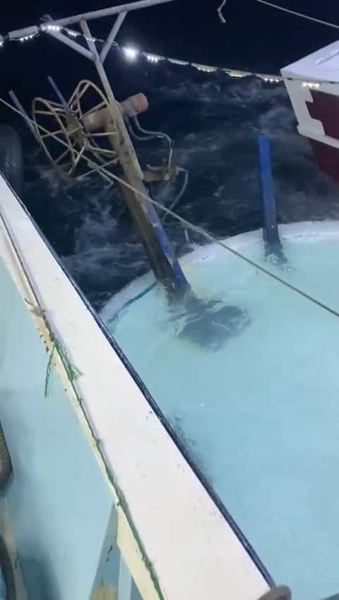 Ordu’da balıkçı teknesi batma tehlikesi geçirdi