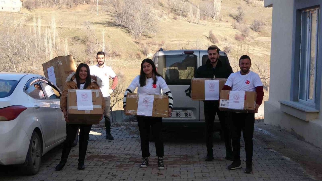 Karadeniz Ereğli Yurt Müdürlüğünden köy çocuklarına karne hediyesi