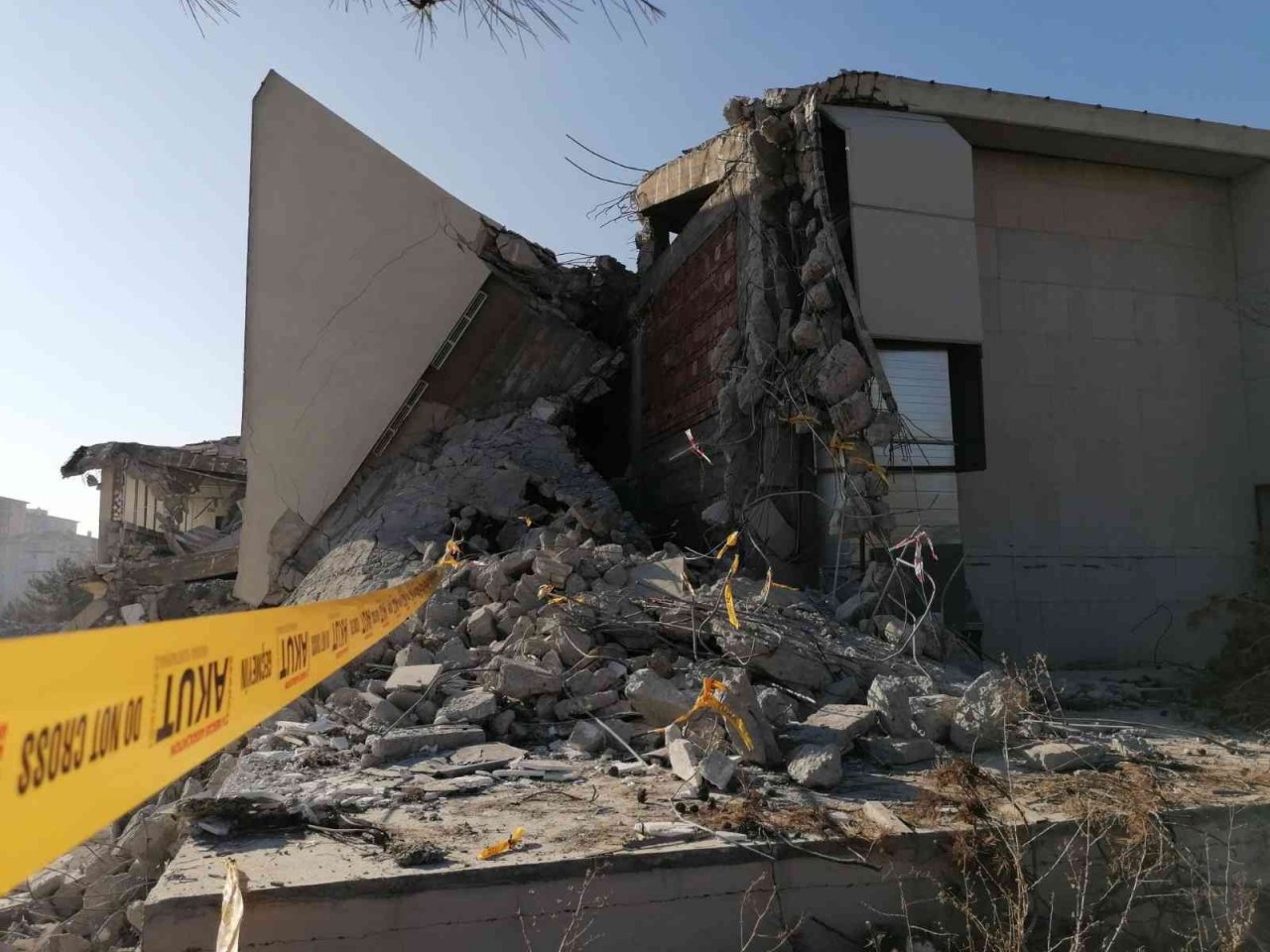 AKUT, deprem sonrası arama kurtarma tatbikatı düzenledi