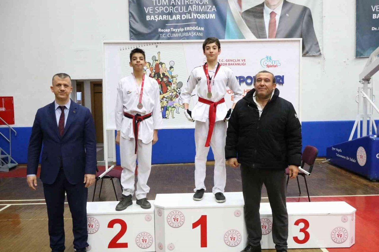 Demir ayakların mücadelesi nefes kesti