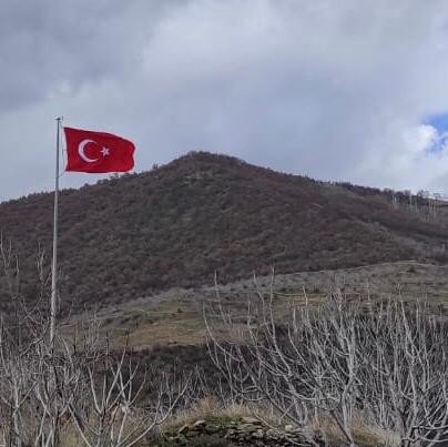 Haydarlı Mahallesi’nde 2 metrelik Türk Bayrağı