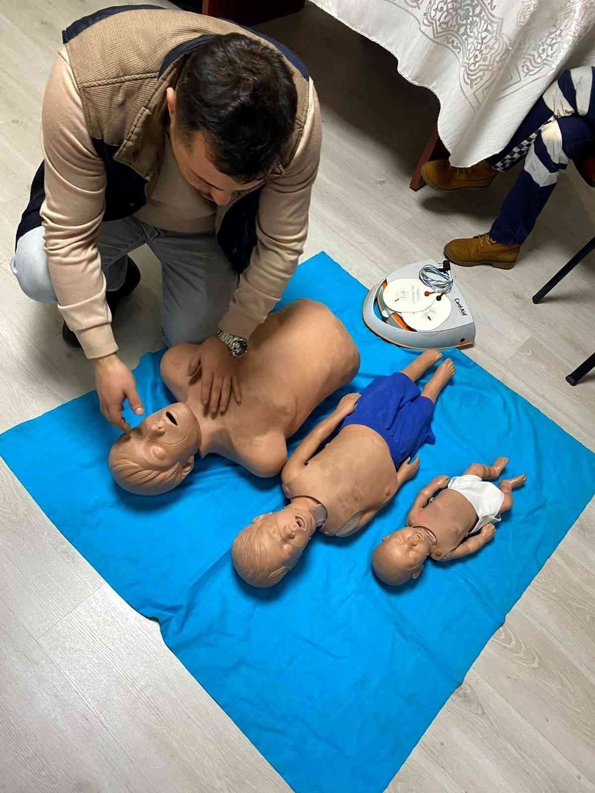 Aydın’da görev yapan veteriner hekimlere ‘İnsanlarda ilkyardım’ kursu