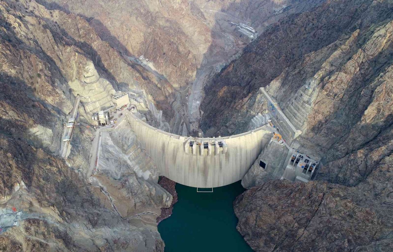 Baraj suyu Yusufeli’ne yaklaştı: Son bin metre