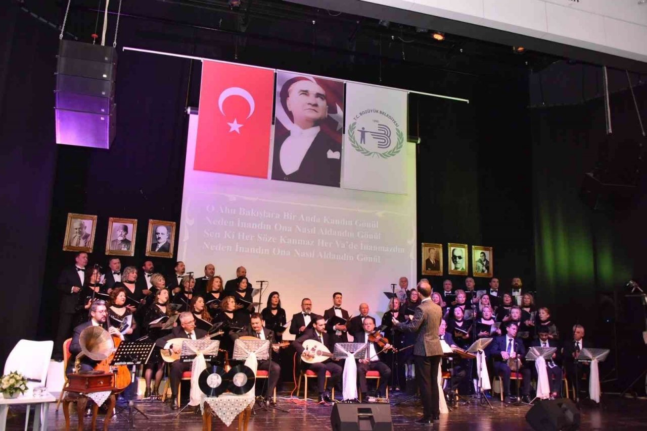 Bozüyük Belediyesi TSM Korosundan muhteşem konser