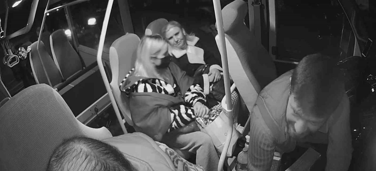 Yolcu rahatsızlandı, otobüsü acile böyle çekti