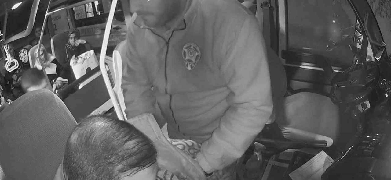 Yolcu rahatsızlandı, otobüsü acile böyle çekti