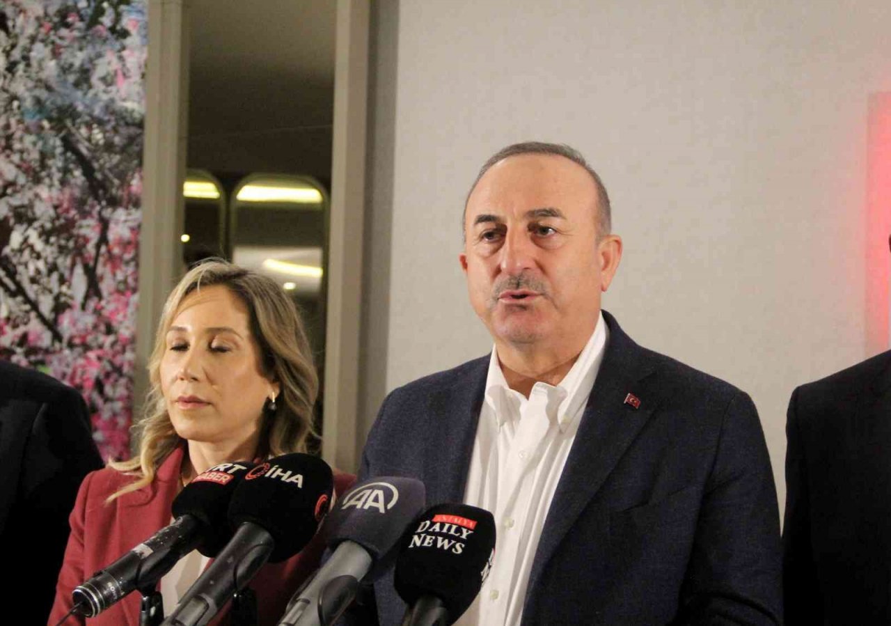 Çavuşoğlu: "Aşağılık, ırkçı, nefret suçu içeren bir eylem olur"