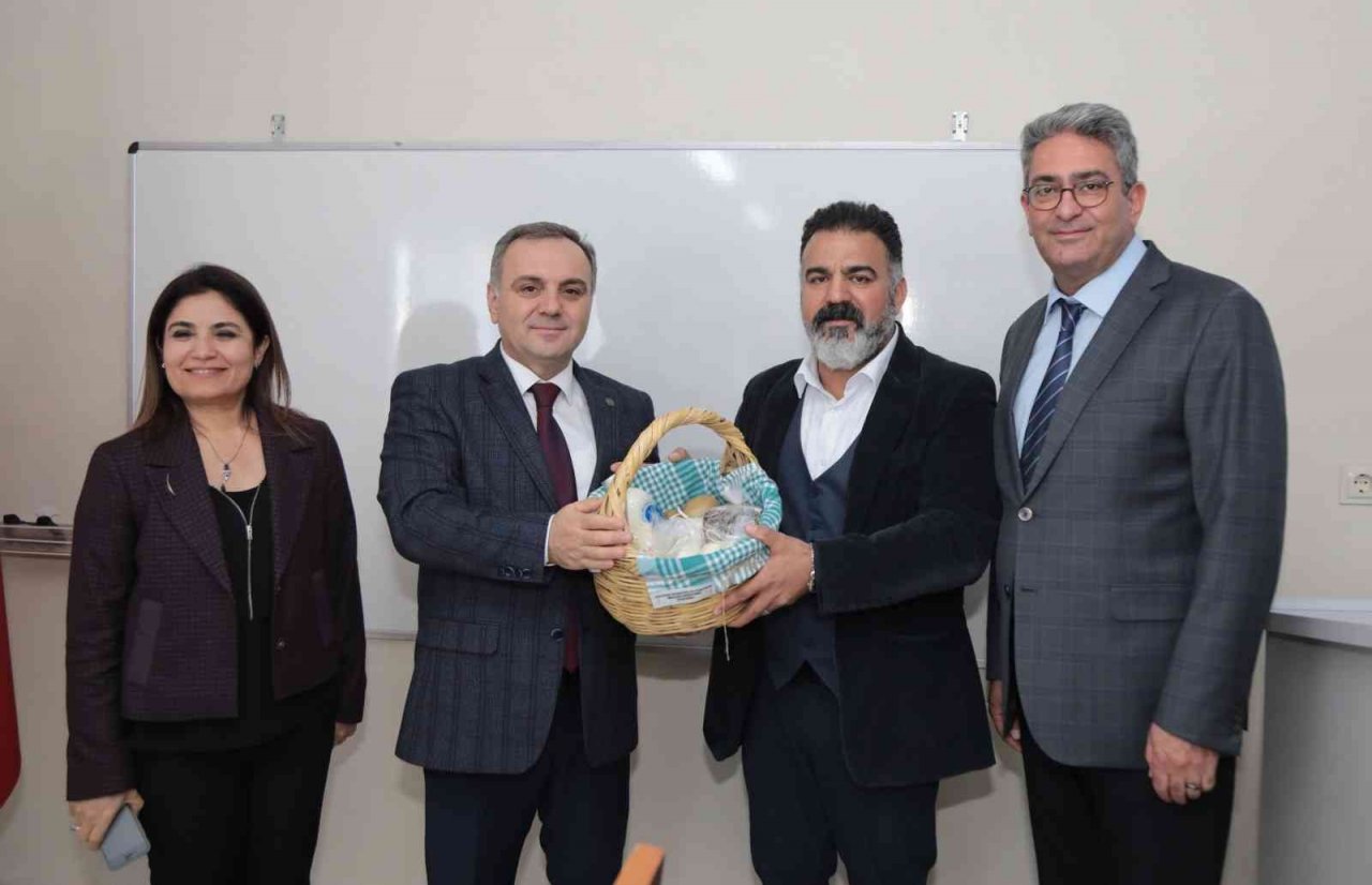 ERÜ Rektörü Altun, ERÜTAM’ı ziyaret etti