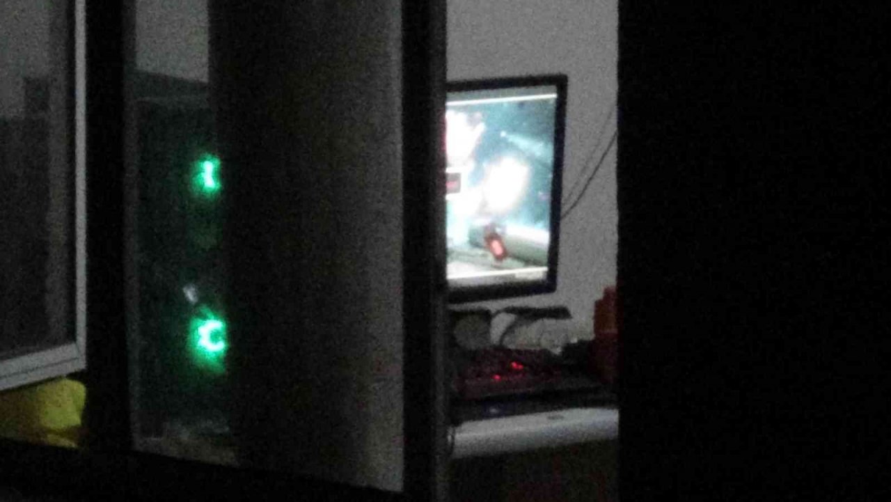 Bilgisayar oyunu oynarken vurulan genç hayatını kaybetti