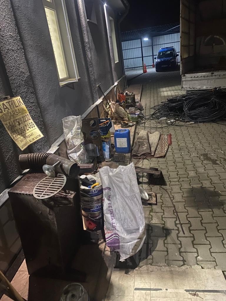 Jandarma, kırsal mahallelerden hırsızlık yapan çeteyi kıskıvrak yakaladı